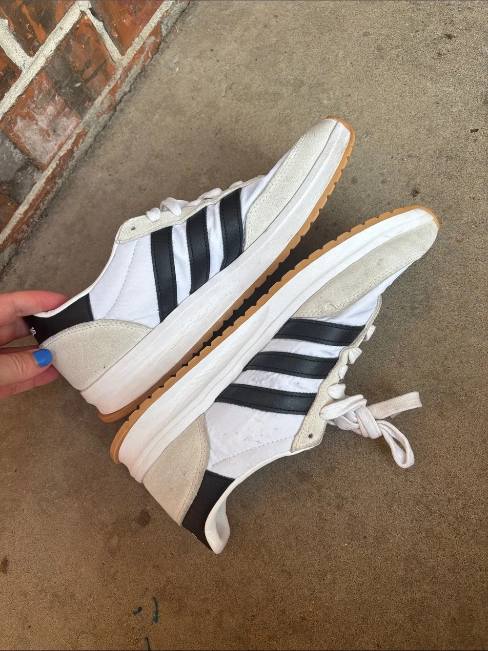Adidas run 70 2.0 sneakers! Women’s 9